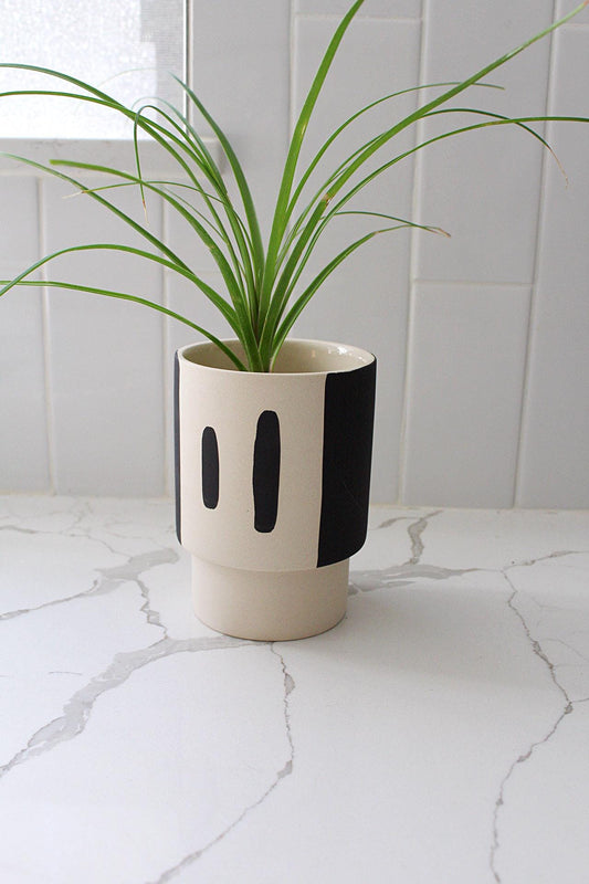 Ceramic Planter Modern Planter Minimalist Planter Black Beige Planter Succulent Planter Small Indoor Planter Desk Decor Office Desk Accessory Home Decor Table Decor Shelf Decor Windowsill Decor Plant Lover Gift Minimalist Gift Housewarming