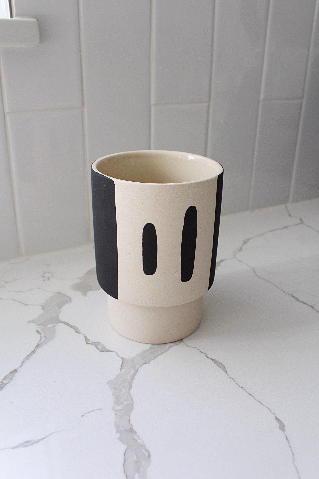 Ceramic Planter Modern Vase Minimalist Planter Black Beige Planter Indoor Planter Small Planter Succulent Planter Desk Decor Office Decor Home Decor Table Decor Shelf Decor Windowsill Decor Housewarming Gift Birthday Gift