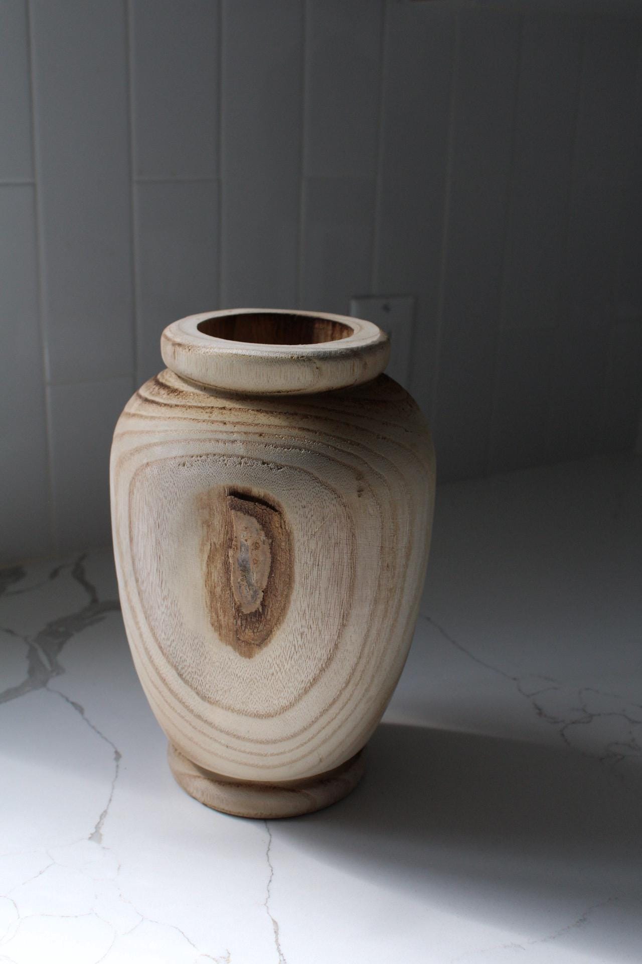 Modern Farmhouse Decor Natural Wood Vase Organic Home Accent Piece Dried Floral Display Container Contemporary Design Detail Decorative Branch Holder Beautiful Wood Grain Pattern Turned Construction Style Living Room Art Natural Material