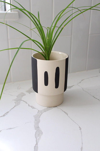 Modern Planter Ceramic Vase Minimalist Vase Black and Beige Vase Small Vase Desk Decor Office Accessory Modern Home Decor Apartment Decor Plant Lover Gift Home Decor Shelf Decor Table Decor Windowsill Decor