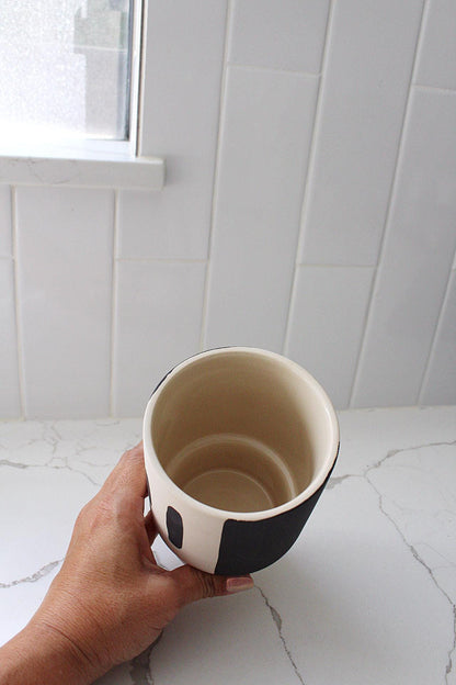 Modern Home Decor Ceramic Planter Ceramic Vase Minimalist Vase Black Beige Vase Small Vase Desk Decor Office Accessory Plant Lover Gift Minimalist Gift Apartment Decor Table Decor Shelf Decor Windowsill Decor