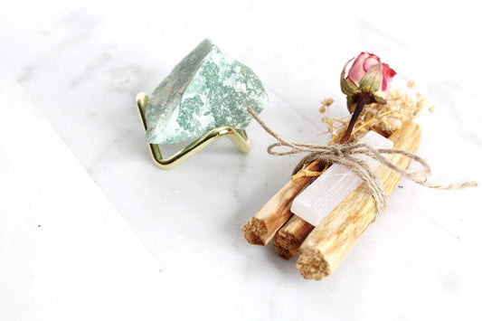 Palo Santo Set Smudging Kit Energy Clearing Kit Crystal Healing Set Spiritual Gift Set Meditation Supplies Home Blessing Kit Sacred Space Tools Spiritual Starter Kit Crystal Display Stand