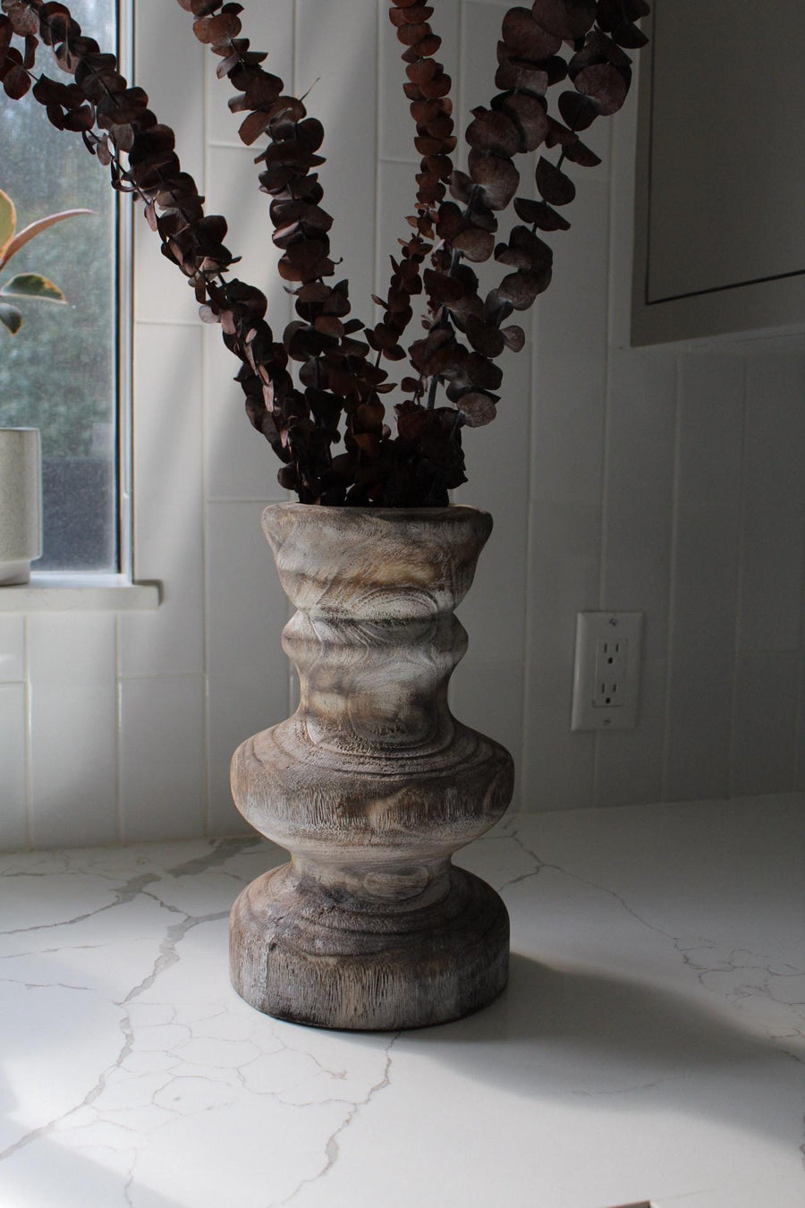Country Style Wooden Vase Farmhouse Home Decor Whitewashed Display Container Vintage Look Design Shabby Chic Accent Large Standing Vase Dried Flower Holder Rustic Wood Construction Traditional Home Collection Decorative Gift Essential