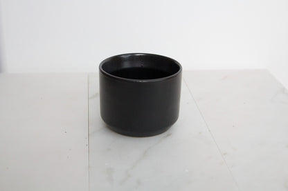 Kendall Black Pot