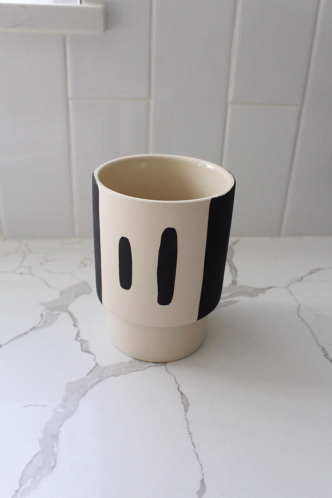 Ceramic Planter Modern Vase Minimalist Planter Black Beige Planter Indoor Planter Small Planter Succulent Planter Desk Decor Office Decor Home Decor Table Decor Shelf Decor Windowsill Decor Housewarming Gift Birthday Gift