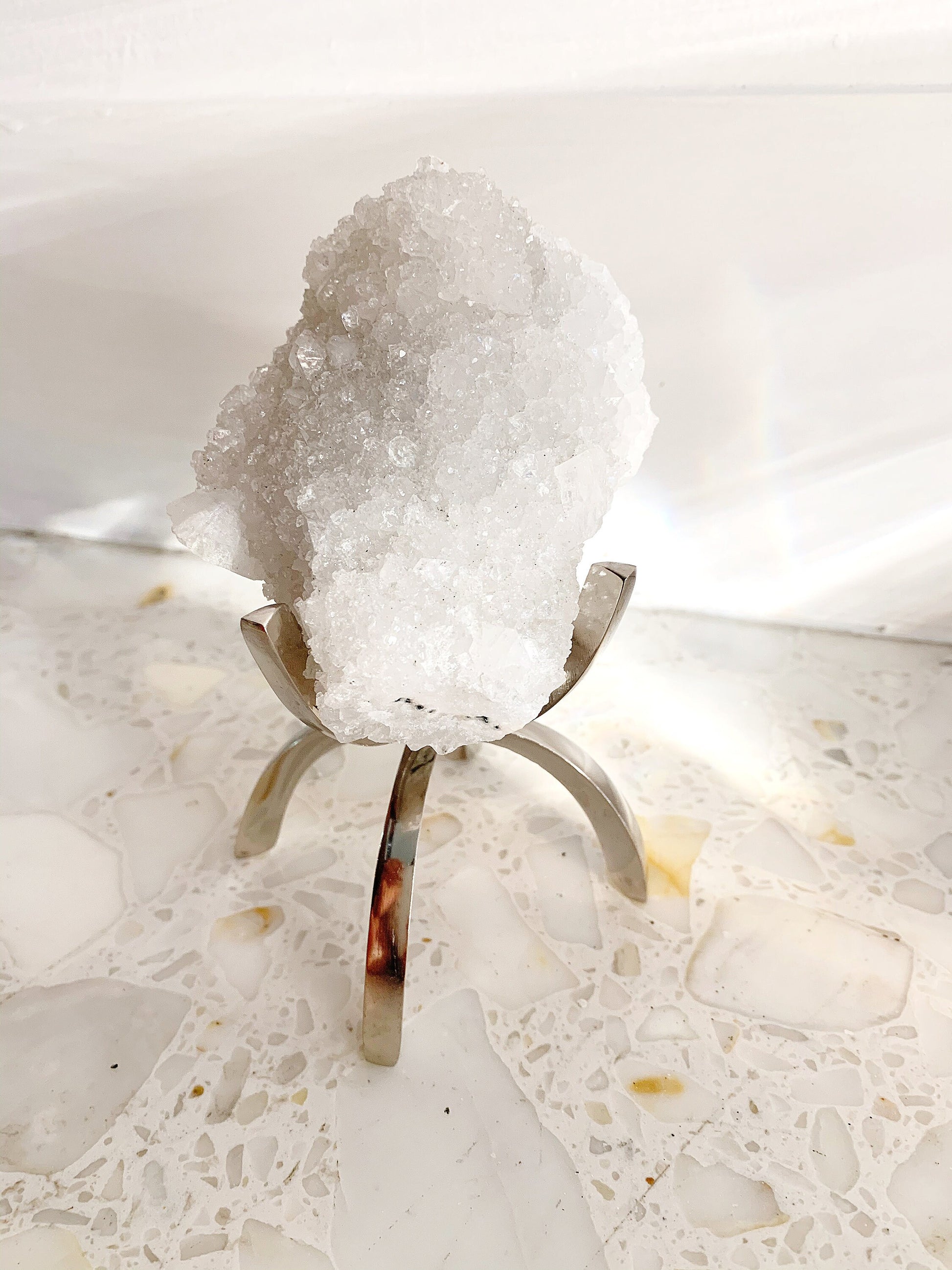 Modern Silver Crystal Display Holder Stand Aluminum Claw Minimal Crystal Display Stand Mineral Sphere Stylish Display Stand Geode Stand