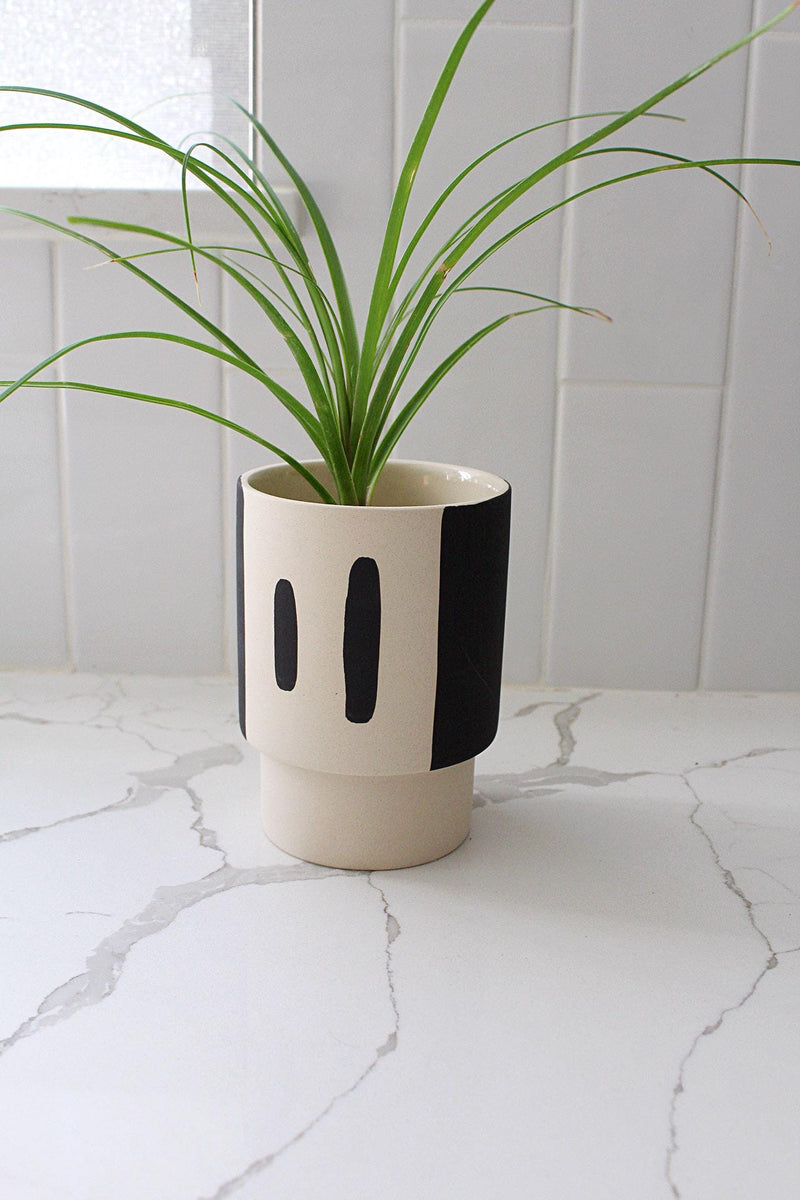 Ceramic Planter Modern Planter Minimalist Planter Black Beige Planter Succulent Planter Small Indoor Planter Desk Decor Office Desk Accessory Home Decor Table Decor Shelf Decor Windowsill Decor Plant Lover Gift Minimalist Gift Housewarming