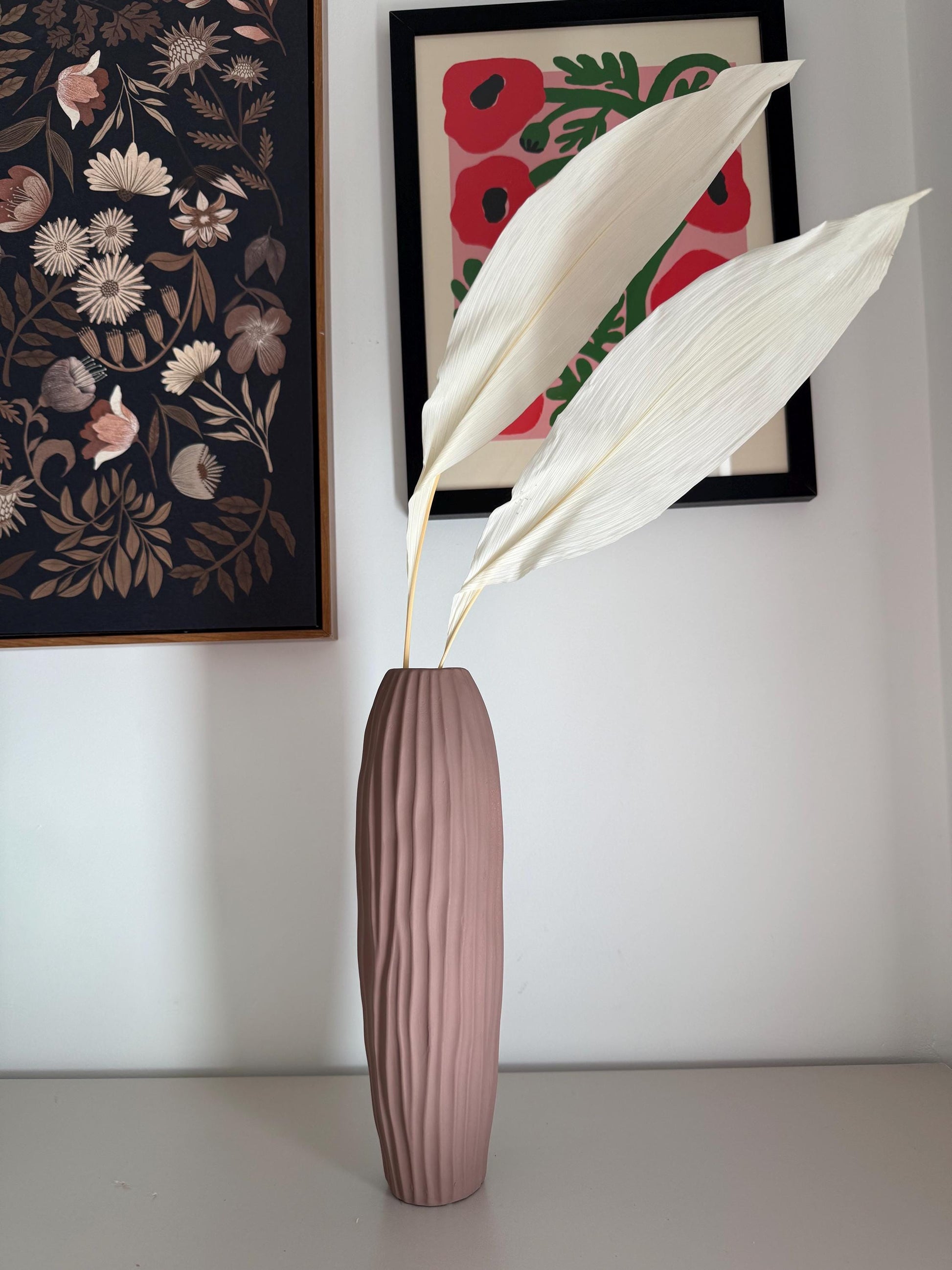 Botanical Art Display Dried Iron Leaf White Preserved Floral Collection Farmhouse Style Decor Wedding Accent Piece Natural Design Home Decoration Premium Quality Construction Beautiful Arrangement Indoor Display Essential Country Modern