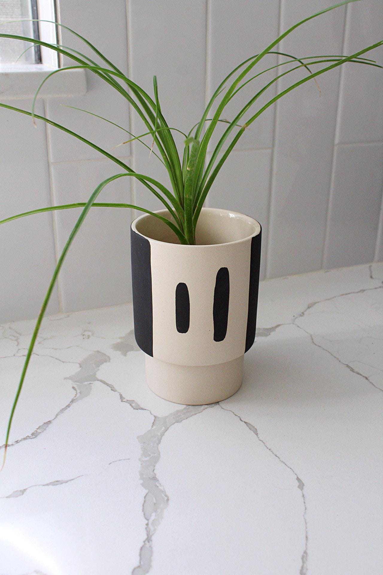 Modern Planter Ceramic Vase Minimalist Vase Black and Beige Vase Small Vase Desk Decor Office Accessory Modern Home Decor Apartment Decor Plant Lover Gift Home Decor Shelf Decor Table Decor Windowsill Decor