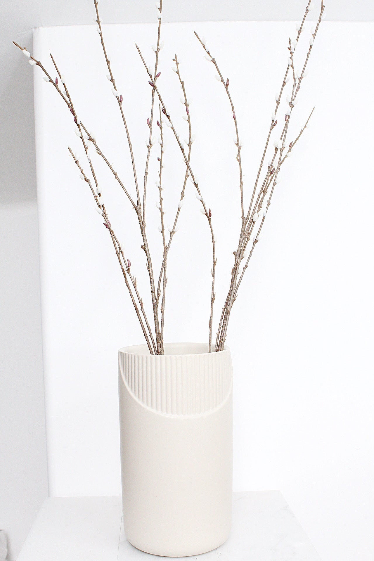 Neutral Beige Fluted Modern Pot Minimal Planter Indoor Plants Home Decor Floral Decorative Vase Wedding Elegant Wedding Venue Decoration