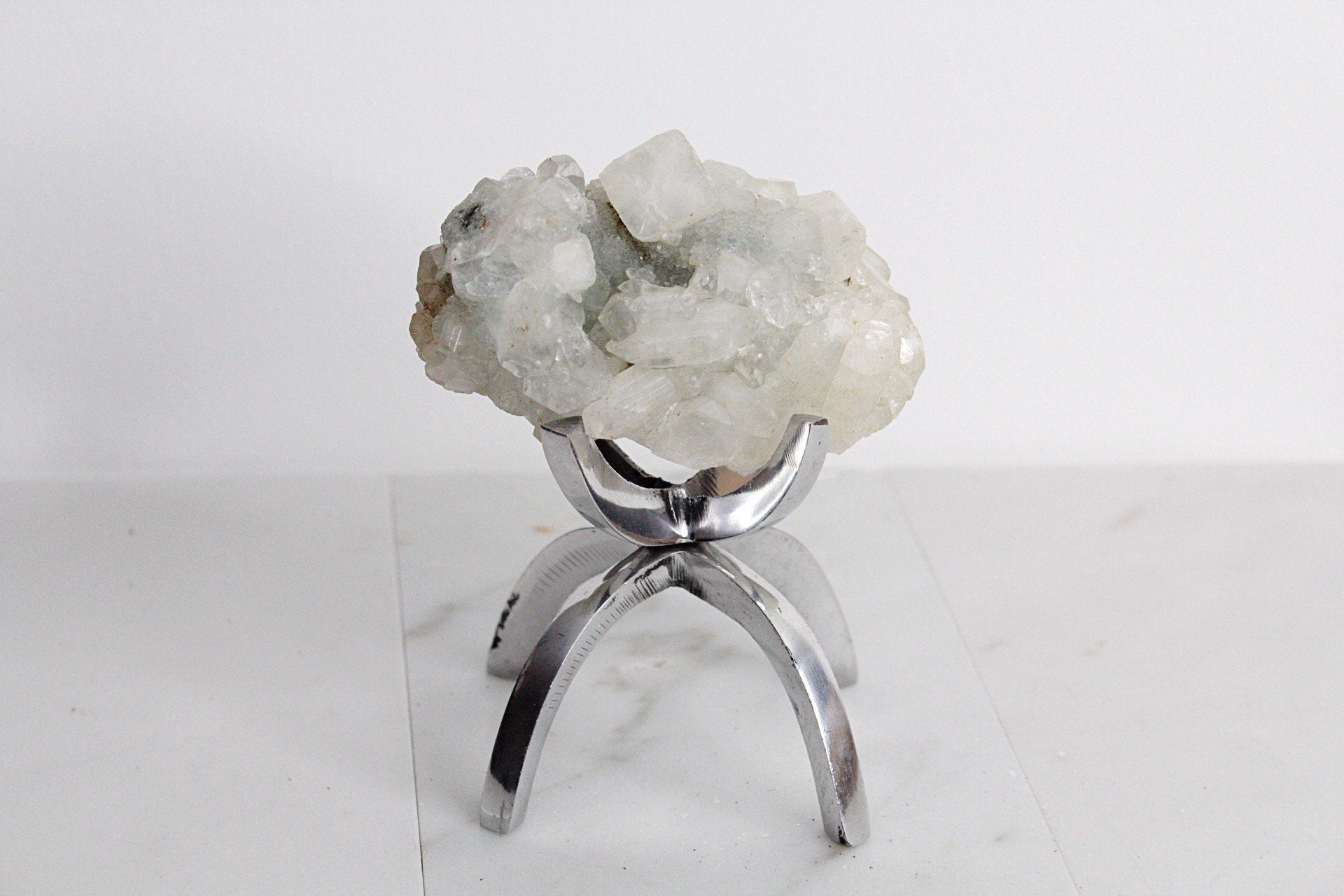 Green Crystal Apophyllite Quartz Stone Mineral on Brass Modern Claw Display Stand Boho Decor Geode Crystal Gift Raw Natural Freeform Crystal