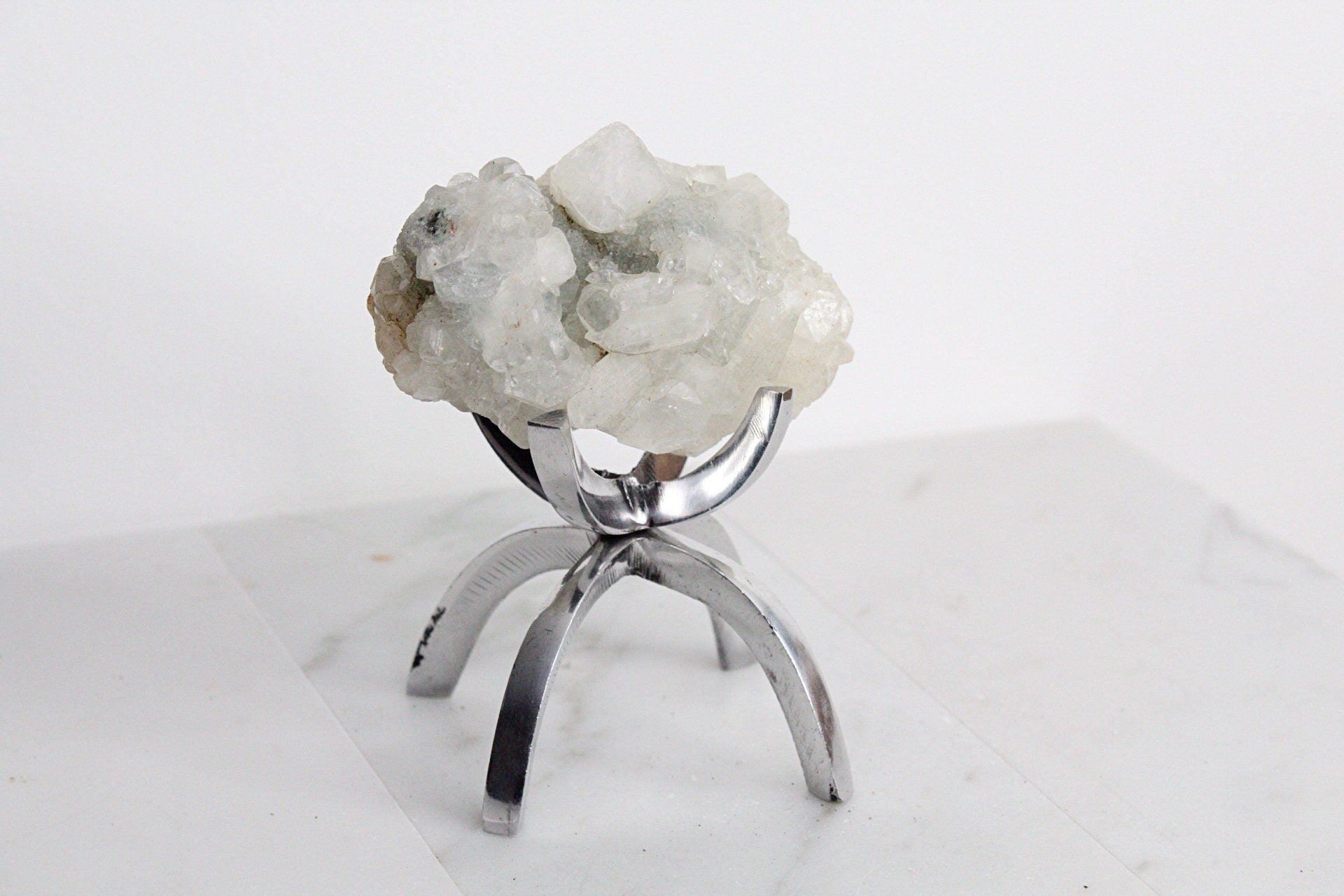 Green Crystal Apophyllite Quartz Stone Mineral on Brass Modern Claw Display Stand Boho Decor Geode Crystal Gift Raw Natural Freeform Crystal