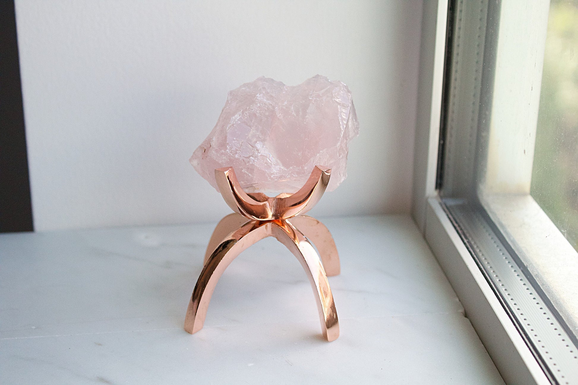 Pink Rose Quartz Crystal Mineral on Brass Modern Claw Display Stand Boho Decor Gemstone Display for Positive Energy Gift Idea Minimalist