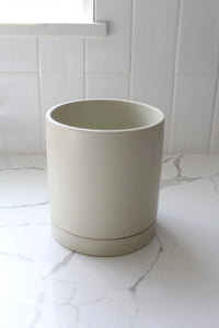 Ivory Modern Pot – Minimal Matte Planter with Saucer