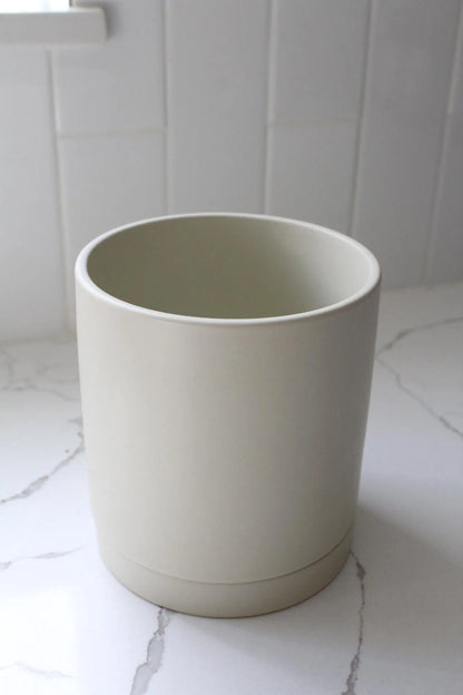 Ivory Modern Pot – Minimal Matte Planter with Saucer