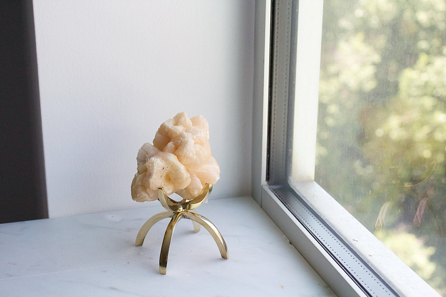 Rose Gold Crystal Display Stand – Copper Rock Holder for Home Decor