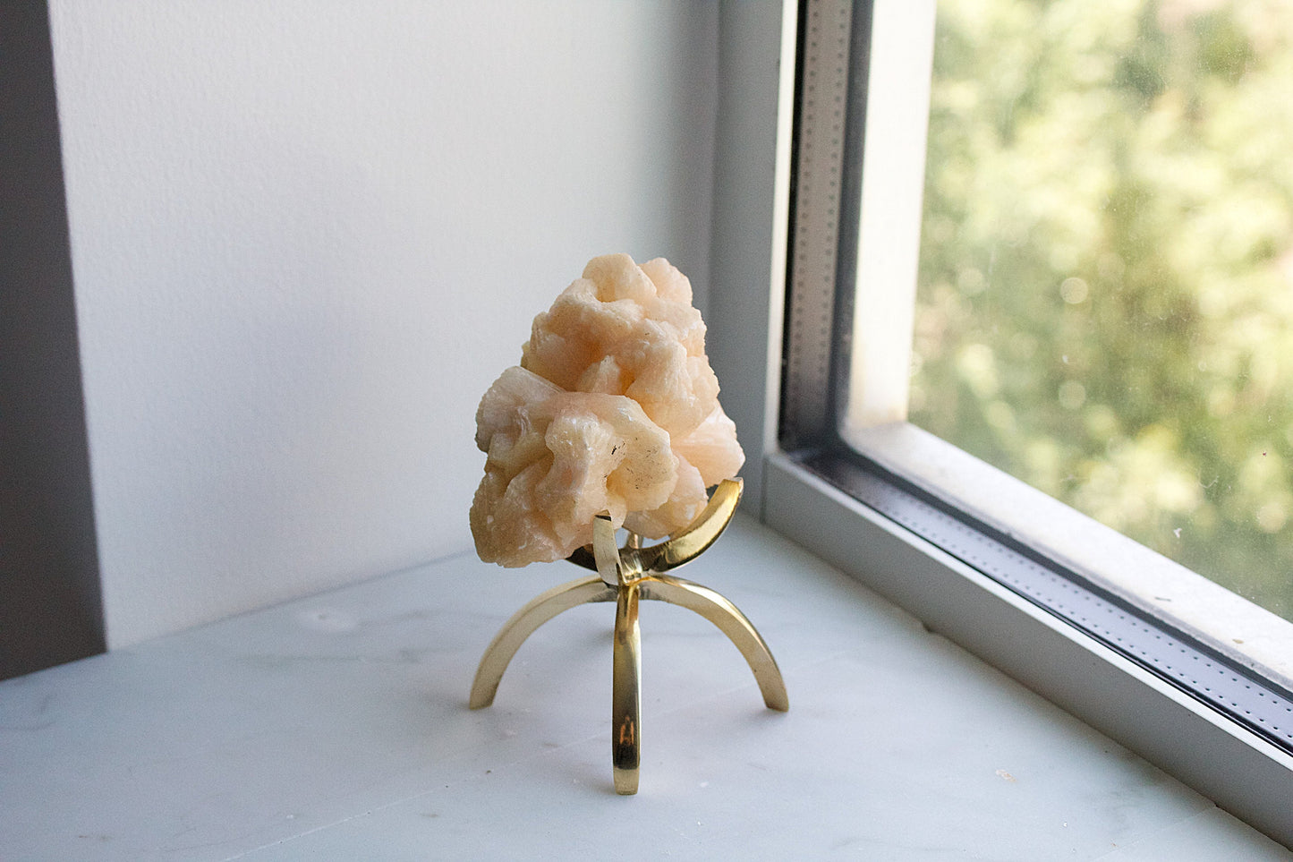 Rose Gold Crystal Display Stand – Copper Rock Holder for Home Decor