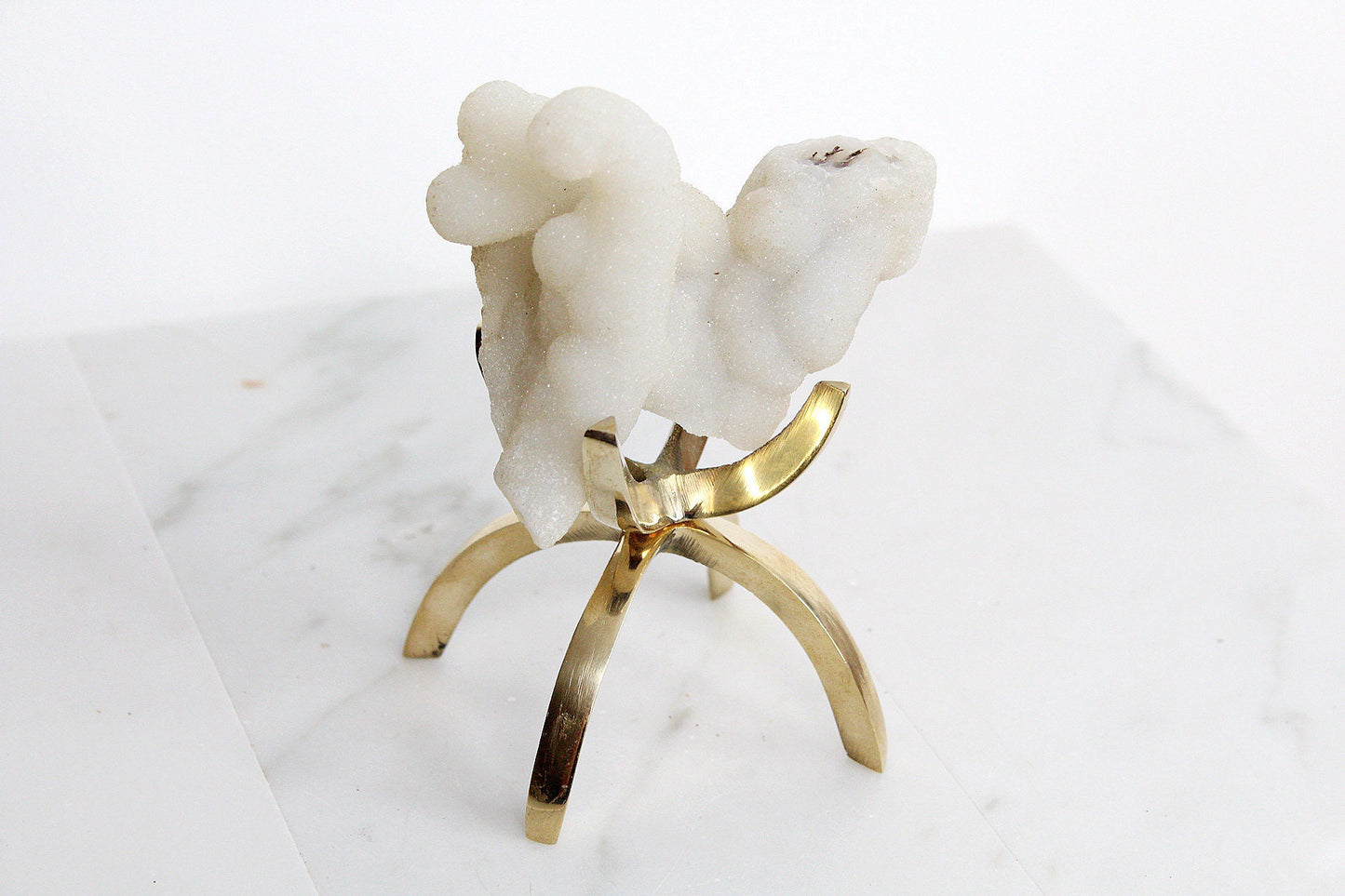 Modern White Crystal Decor with Brass Claw Stand: Chalcedony Quartz Mineral Boho Decor Accent Quartz Crystal Gift Minimal Brass Claw Stand Modern Crystal Decor with Brass Claw Stand: Chalcedony Quartz Mineral
Boho Crystal Display: Chalcedony Quartz