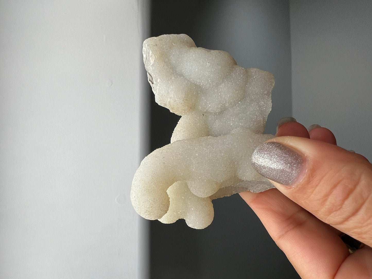 Modern White Crystal Decor with Brass Claw Stand: Chalcedony Quartz Mineral Boho Decor Accent Quartz Crystal Gift Minimal Brass Claw Stand Modern Crystal Decor with Brass Claw Stand: Chalcedony Quartz Mineral
Boho Crystal Display: Chalcedony Quartz