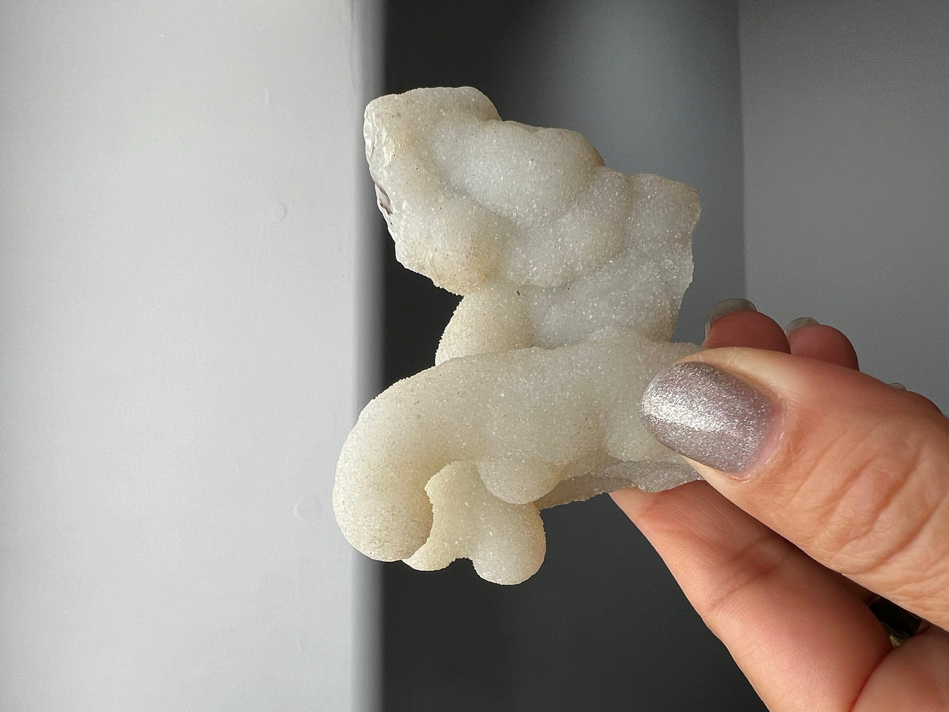 Modern White Crystal Decor with Brass Claw Stand: Chalcedony Quartz Mineral Boho Decor Accent Quartz Crystal Gift Minimal Brass Claw Stand Modern Crystal Decor with Brass Claw Stand: Chalcedony Quartz Mineral
Boho Crystal Display: Chalcedony Quartz