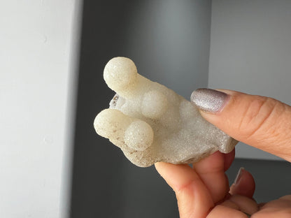 Modern White Crystal Decor with Brass Claw Stand: Chalcedony Quartz Mineral Boho Decor Accent Quartz Crystal Gift Minimal Brass Claw Stand Modern Crystal Decor with Brass Claw Stand: Chalcedony Quartz Mineral
Boho Crystal Display: Chalcedony Quartz