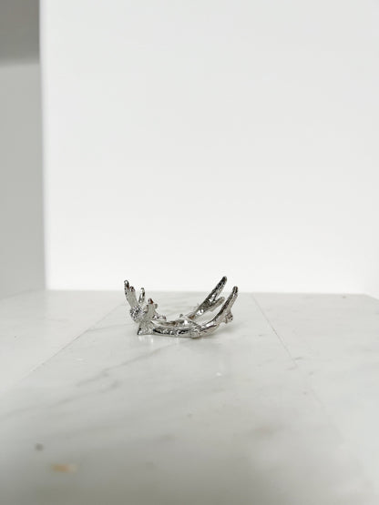 Gold Modern Crystal Sphere Display Stand for Boho Home Decor Stylish Elk Antlers Wood Stone Mineral Display Holder Metal Small Crystal Stand