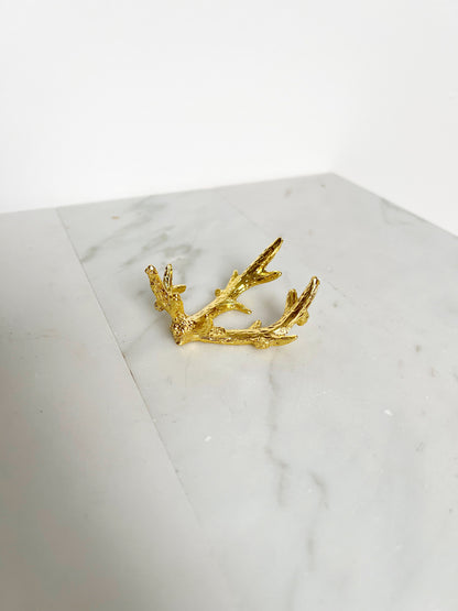 Gold Modern Crystal Sphere Display Stand for Boho Home Decor Stylish Elk Antlers Wood Stone Mineral Display Holder Metal Small Crystal Stand