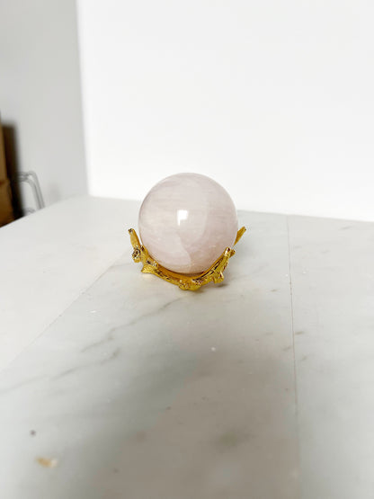 Gold Modern Crystal Sphere Display Stand for Boho Home Decor Stylish Elk Antlers Wood Stone Mineral Display Holder Metal Small Crystal Stand