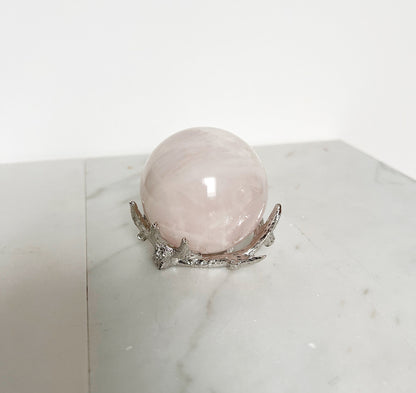 Gold Modern Crystal Sphere Display Stand for Boho Home Decor  Small Crystal Ball Holder Steel Antler Stand Rustic Home Decor Feng Shui Accent Meditation Room Decor Nature Inspired Design Woodland Charm Crystal Display Unique Gift Idea Compact Stand