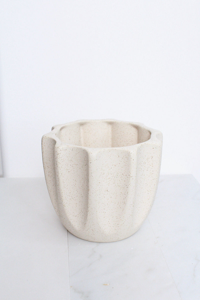 Neutral Modern Pot Fluted Beige Cream Ceramic Vase Pot Gift Minimal Modern Decor Ribbed Planter Sandstone Pottery for Indoor Plant Gift