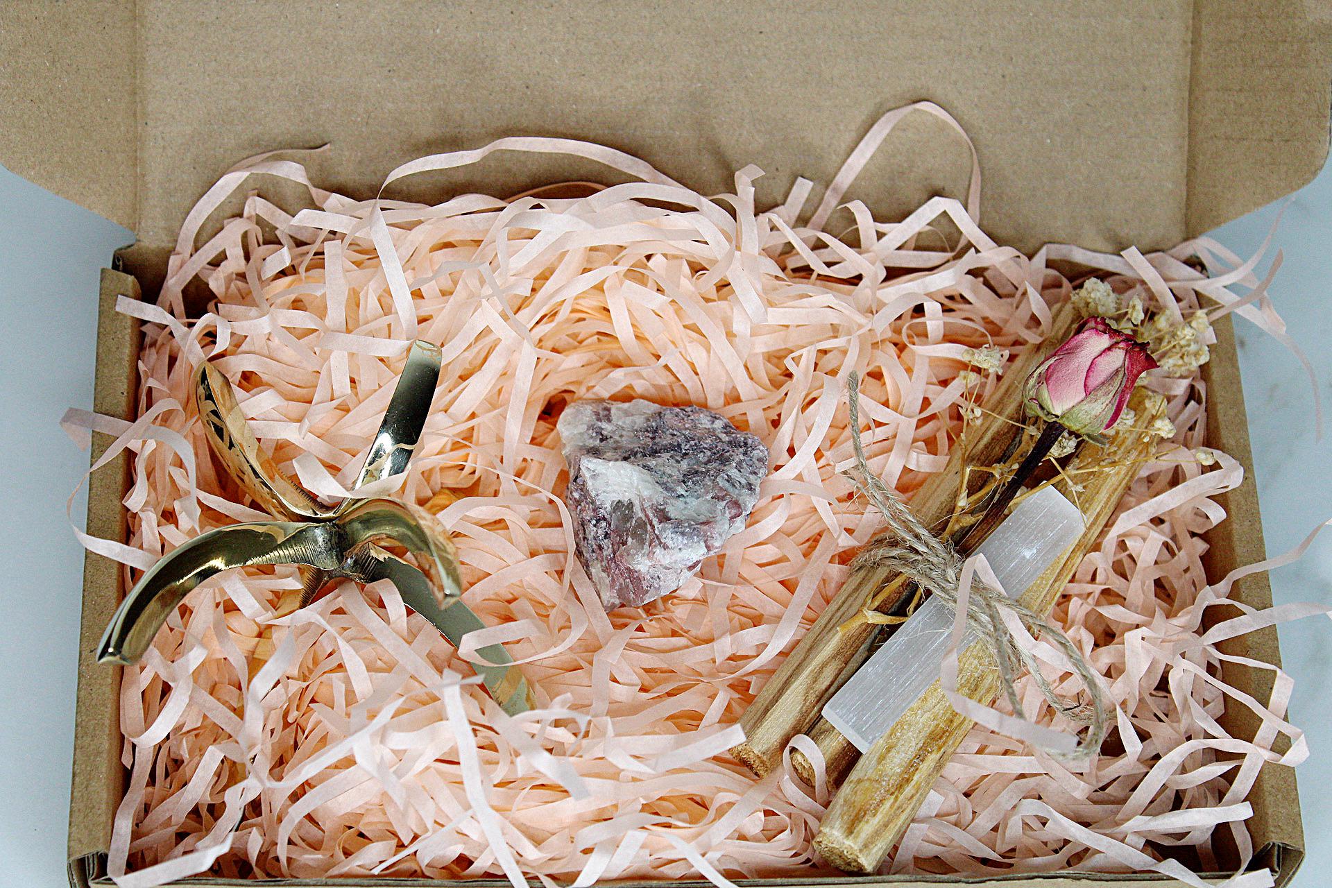 Crystal Healing Set Spiritual Gift Set Meditation Supplies Energy Clearing Kit Chakra Healing Tools Crystal Display Spiritual Decor Metaphysical Supplies