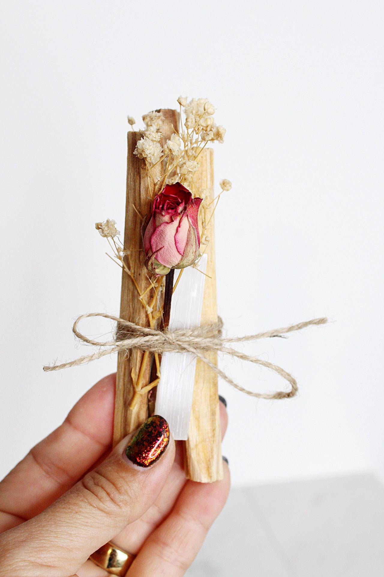 Meditation Teacher Gift Smudging Kit Palo Santo Rose Aventurine Selenite Crystal Healing Energy Clearing Spiritual Gift Meditation Supplies Housewarming Gift Birthday Gift Christmas Gift Gold Stand