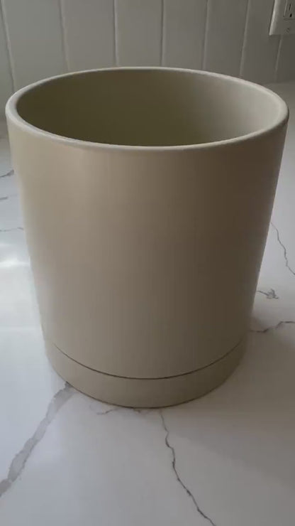 Ivory Modern Pot – Minimal Matte Planter with Saucer