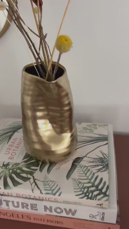 Gold Ceramic Vase – Modern Table Centerpiece